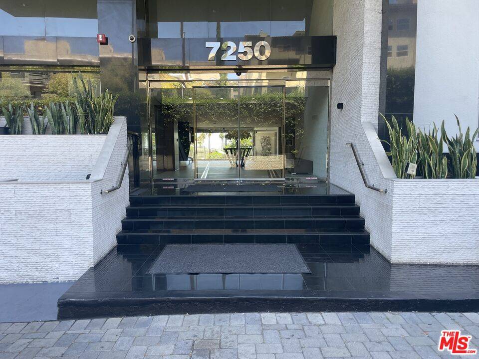 Los Angeles, CA 90046,7250 Franklin Ave #903