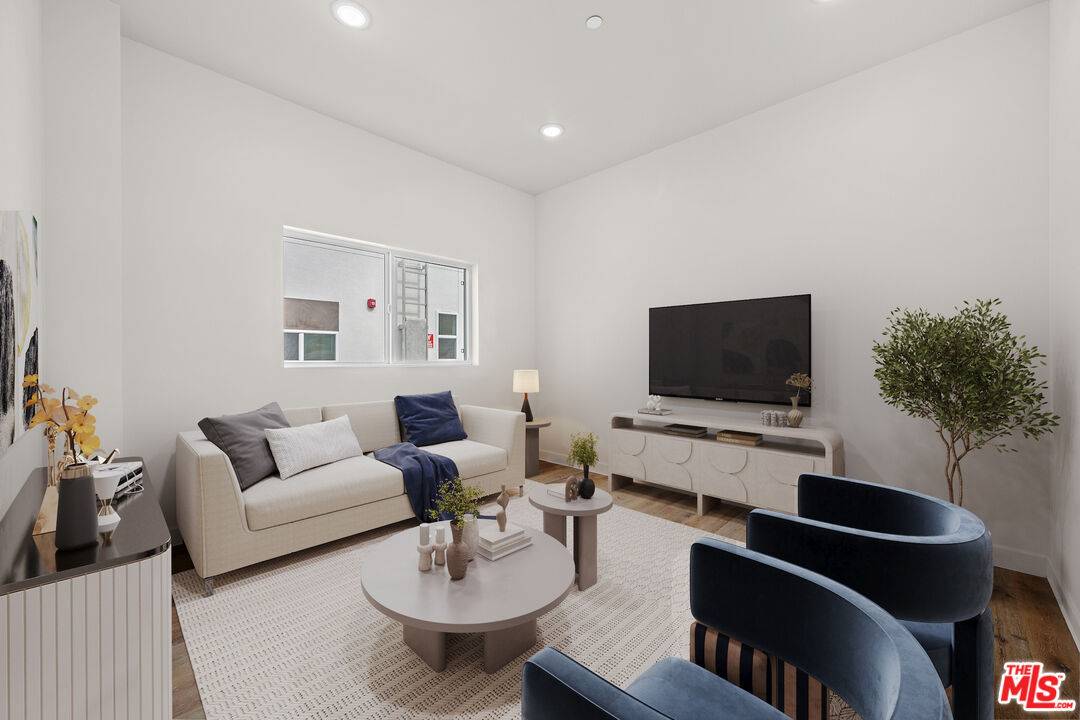 Buena Park, CA 90621,7411 Artesia Blvd #203