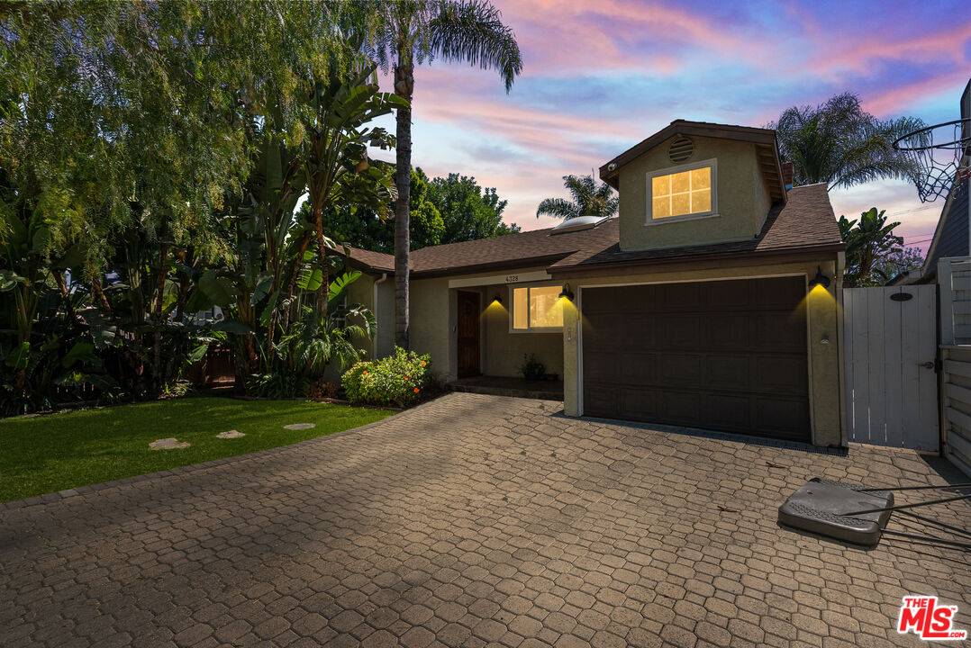 Sherman Oaks, CA 91423,4328 Allott Ave