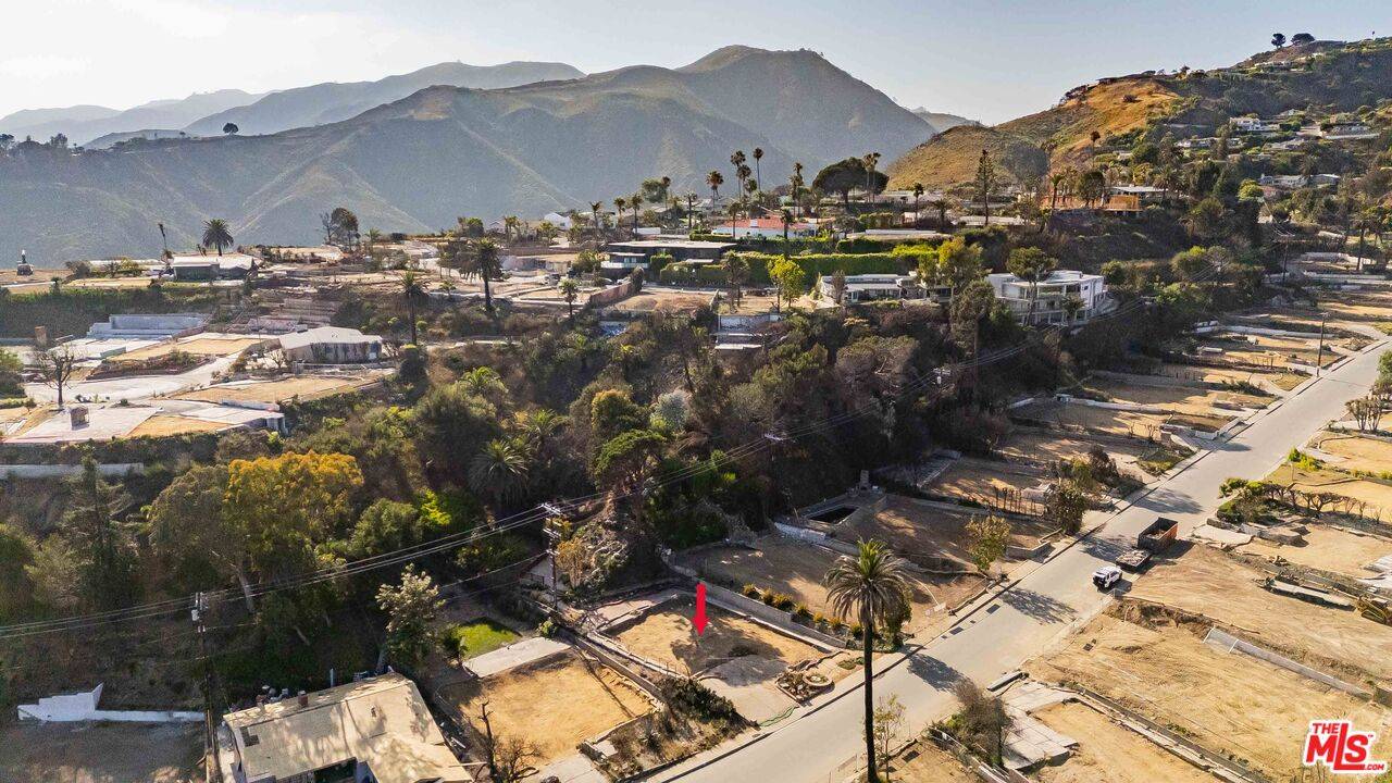 Pacific Palisades, CA 90272,747 Jacon Way