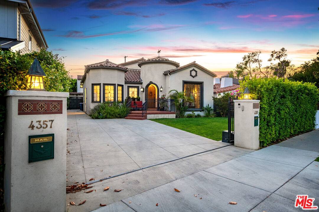 Toluca Lake, CA 91602,4359 Clybourn Ave