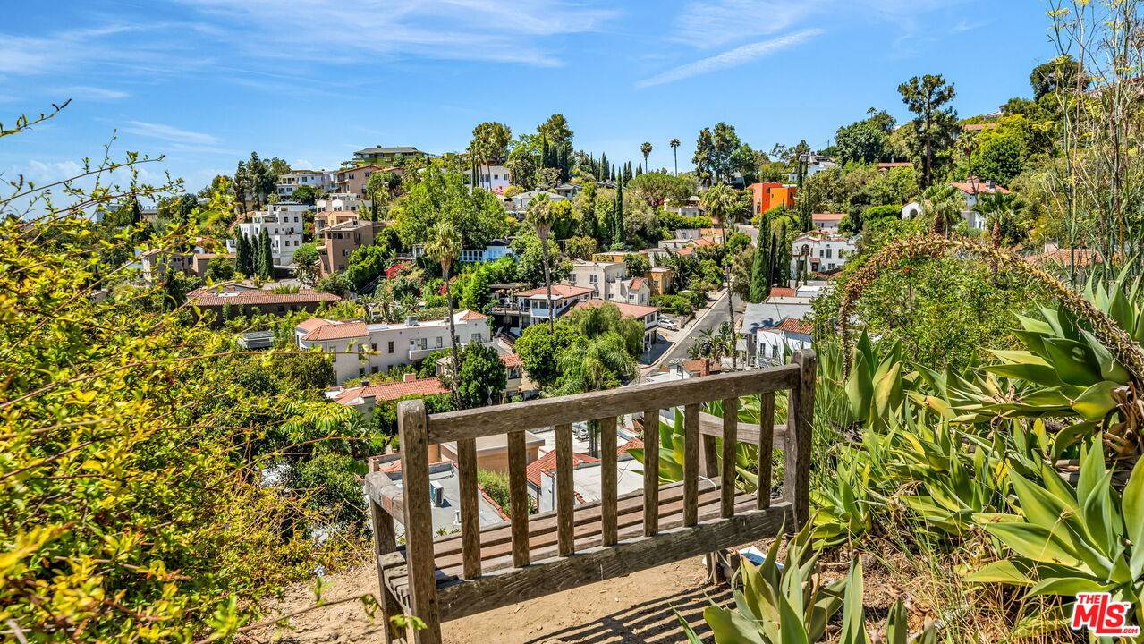 Hollywood Hills, CA 90068,2172 Broadview Ter