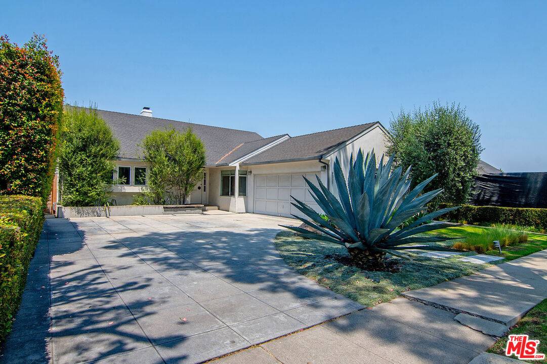 Los Angeles, CA 90034,9353 Duxbury Rd