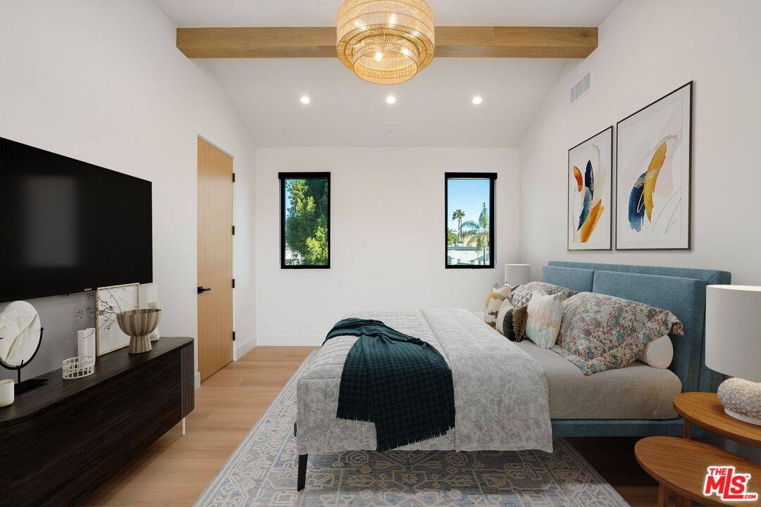 Woodland Hills, CA 91367,5660 Winnetka Ave