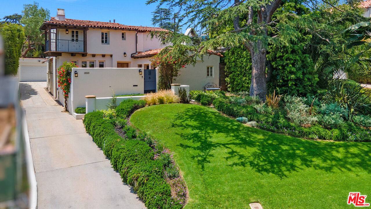 Los Angeles, CA 90049,331 S Medio Dr