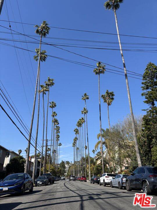 Los Angeles, CA 90028,1807 Taft Ave #1