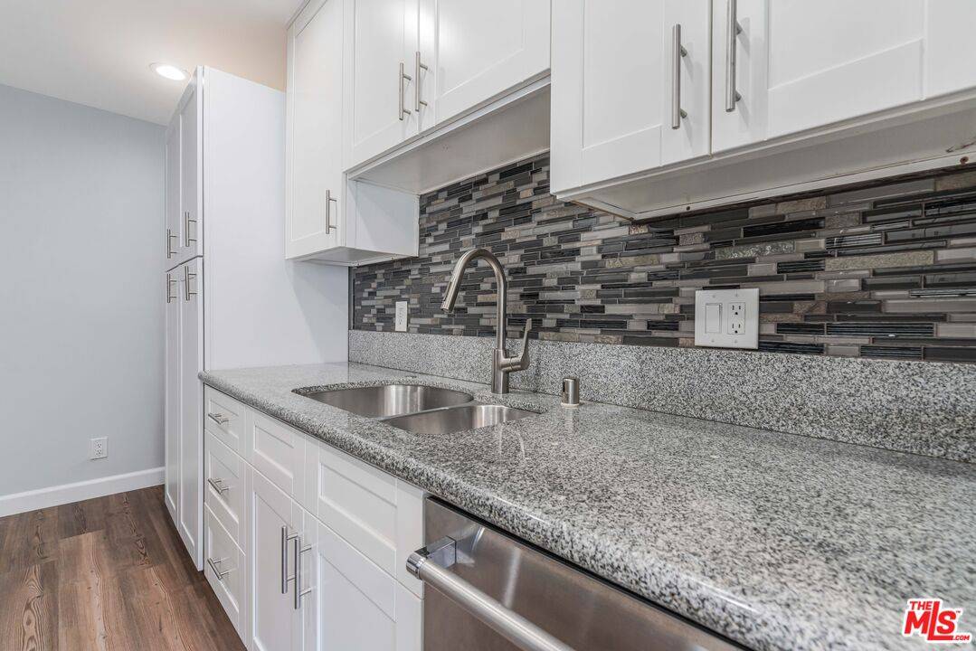 Calabasas, CA 91302,4666 Park Granada #146