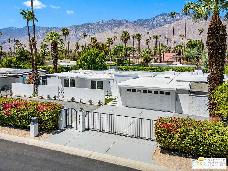 Palm Springs, CA 92264,555 S Roxbury Dr