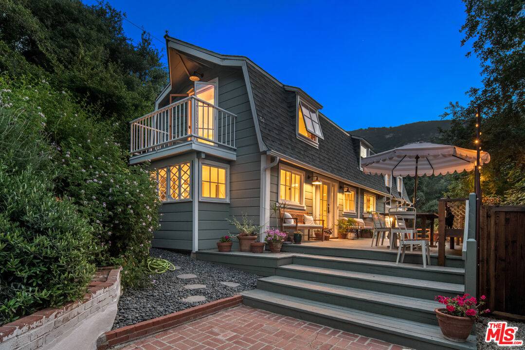 Topanga, CA 90290,1238 Fernwood Pacific Dr