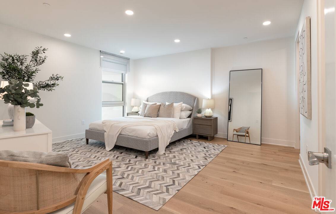 Pacific Palisades, CA 90272,17325 Castellammare Dr #501