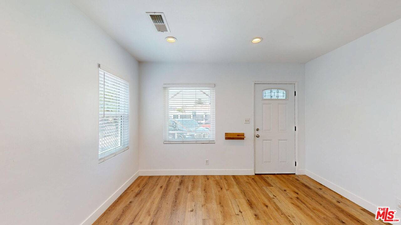 North Hollywood, CA 91605,8214 Laurelgrove Ave