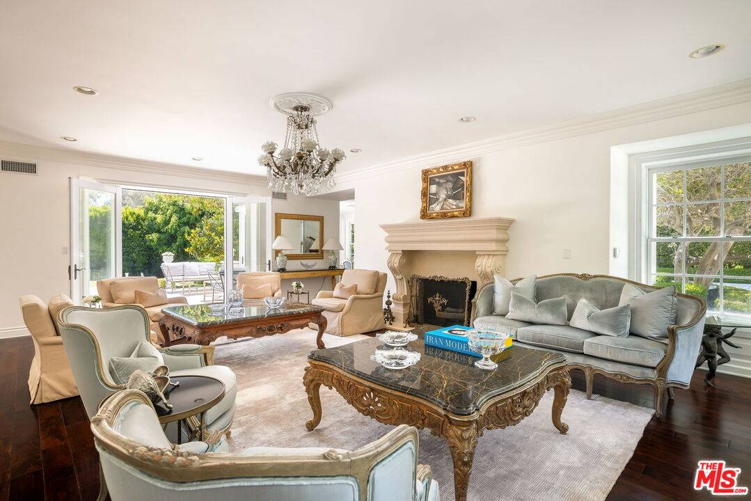 Los Angeles, CA 90077,10914 Bellagio Rd