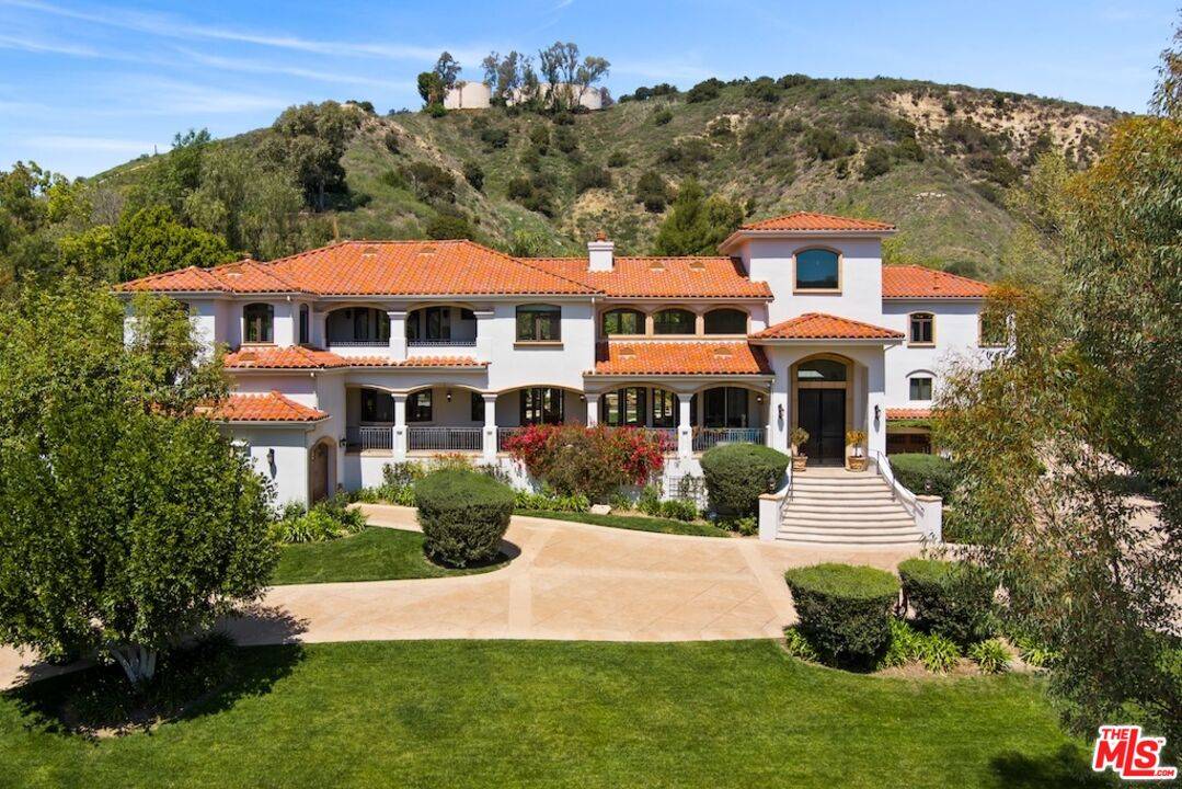 Calabasas, CA 91302,23593 Park South St