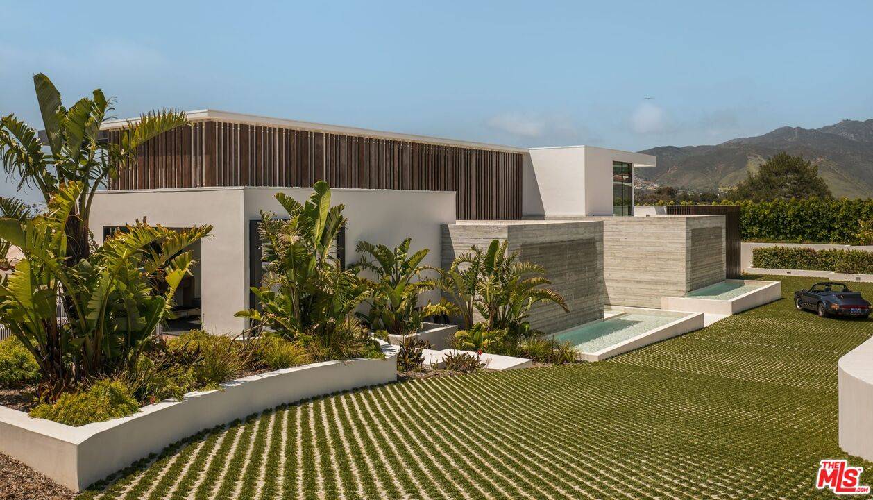 Malibu, CA 90265,6889 Dume Dr