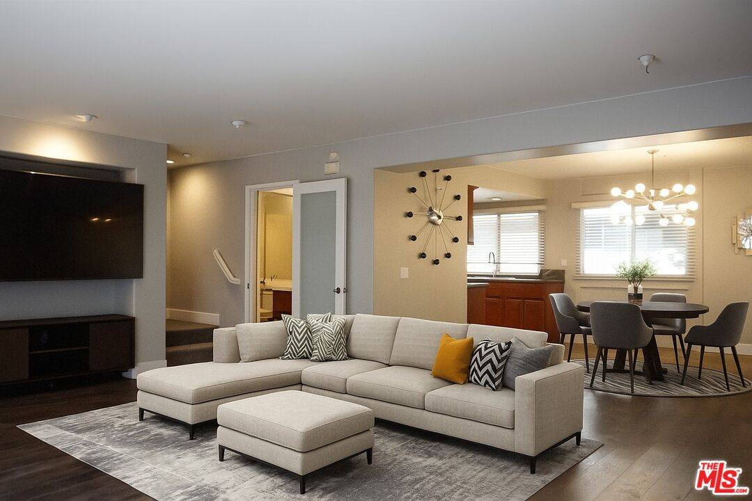 Pasadena, CA 91103,1701 N Fair Oaks Ave #104