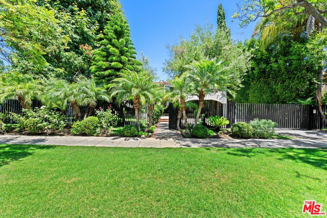 Beverly Hills, CA 90210,512 N Palm Dr
