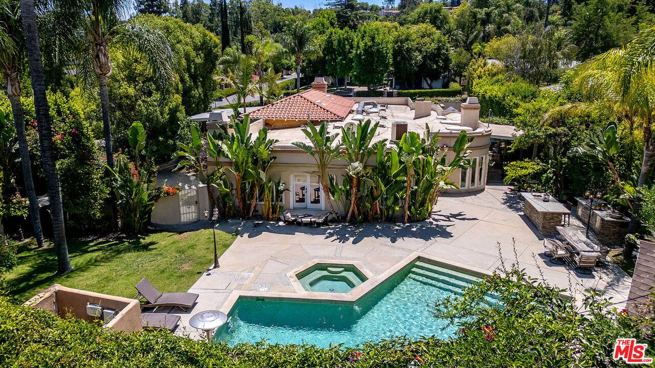 Woodland Hills, CA 91364,5105 Winnetka Ave