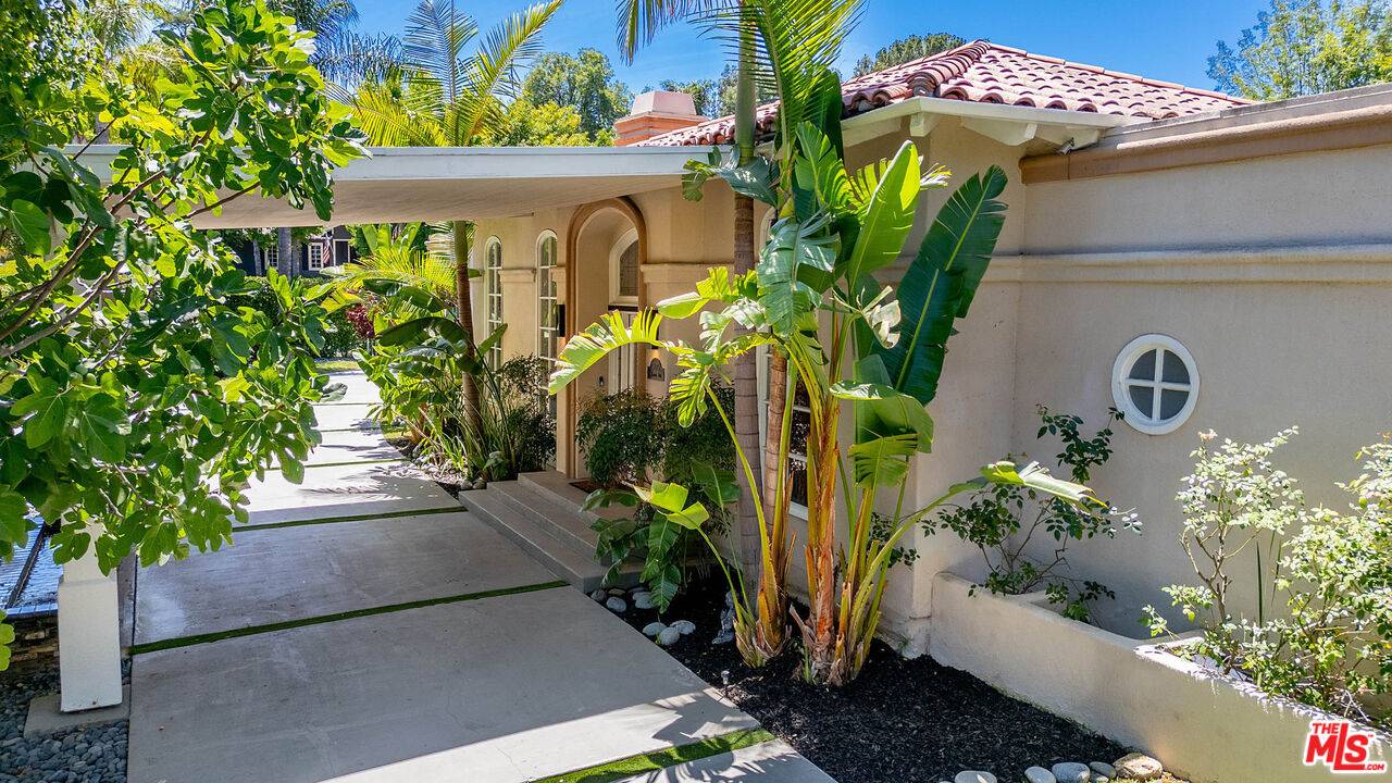 Woodland Hills, CA 91364,5105 Winnetka Ave