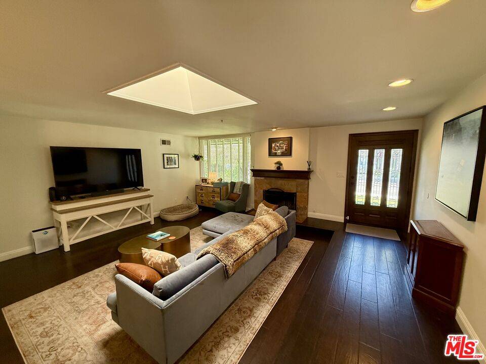 Westlake Village, CA 91361,1097 Finrod Ct