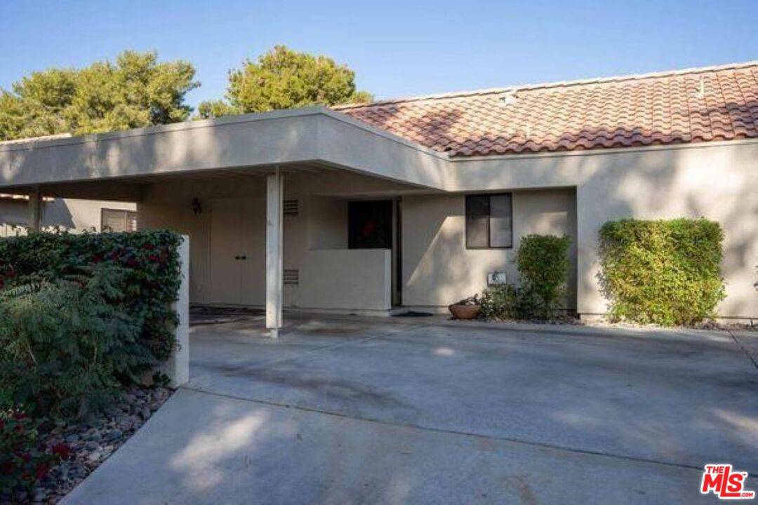 Palm Desert, CA 92211,77116 Pauma Valley Way