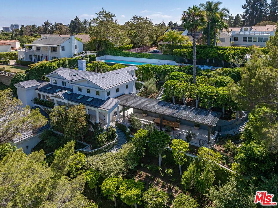 Los Angeles, CA 90024,365 Norcroft Ave