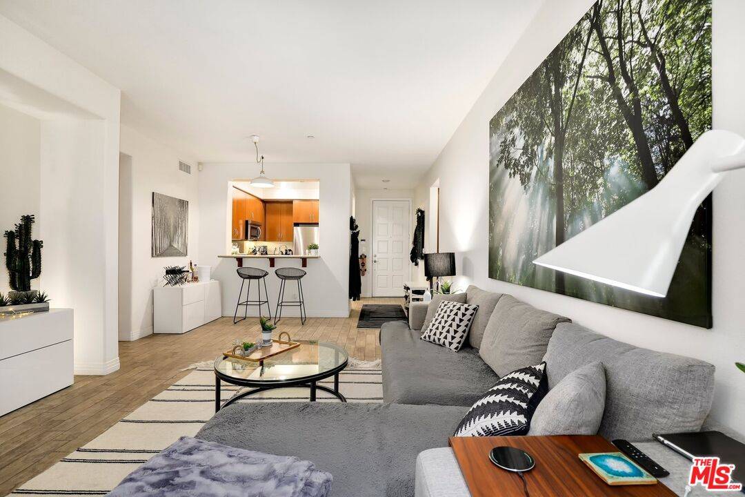 Playa Vista, CA 90094,7100 Playa Vista Dr #216
