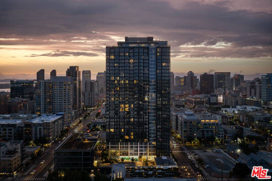 San Diego, CA 92101,601 Eleventh #PH 3301