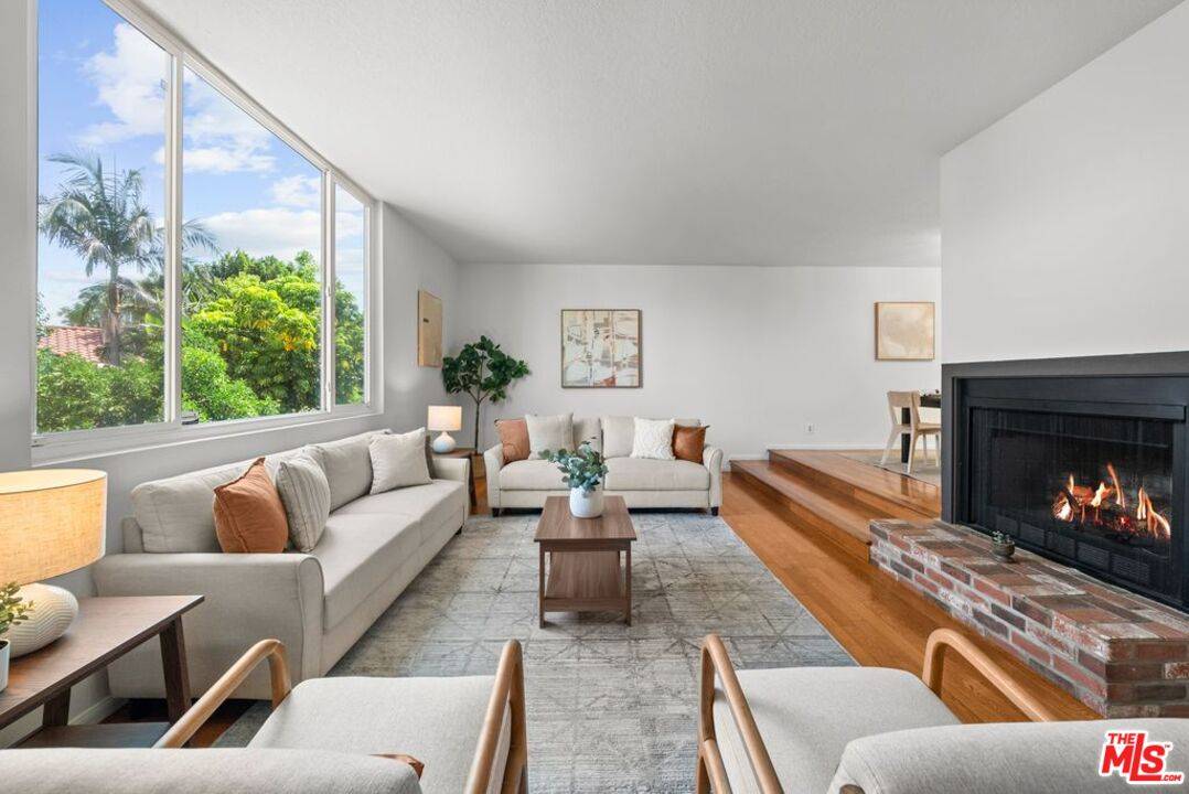 Tarzana, CA 91356,5840 Etiwanda Ave #3