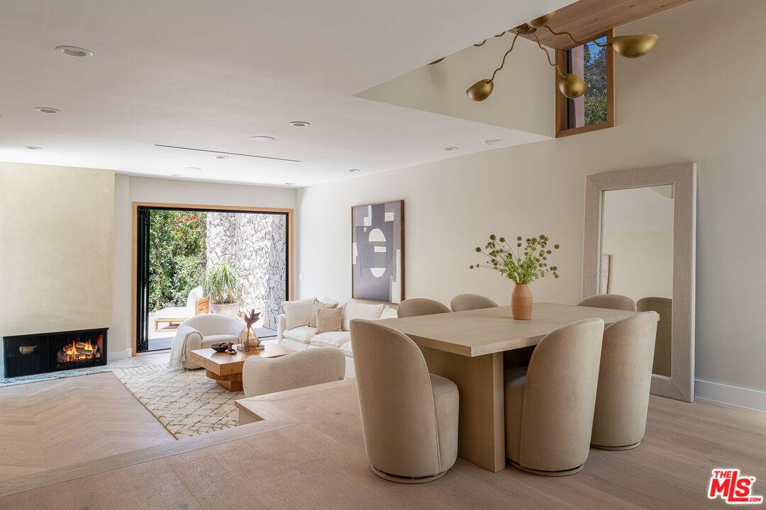 Studio City, CA 91604,3977 Oeste Ave