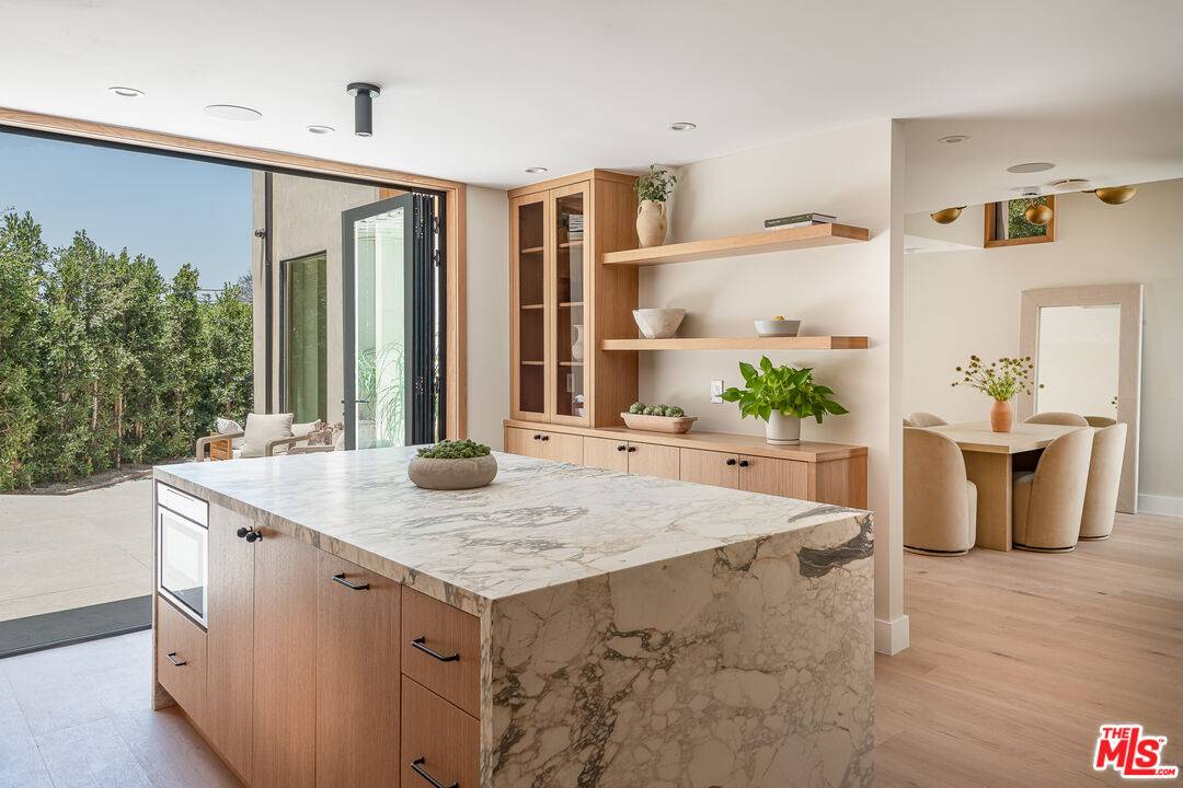 Studio City, CA 91604,3977 Oeste Ave