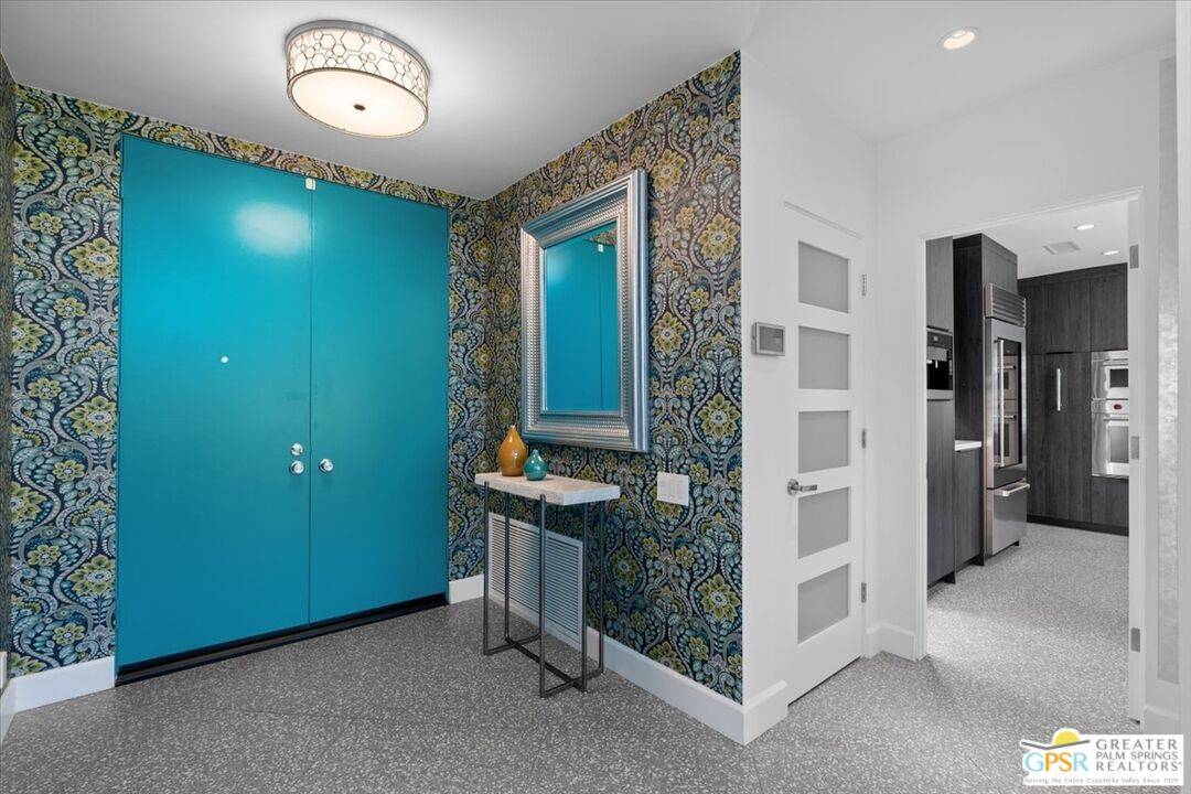 Palm Springs, CA 92264,2233 S Madrona Dr