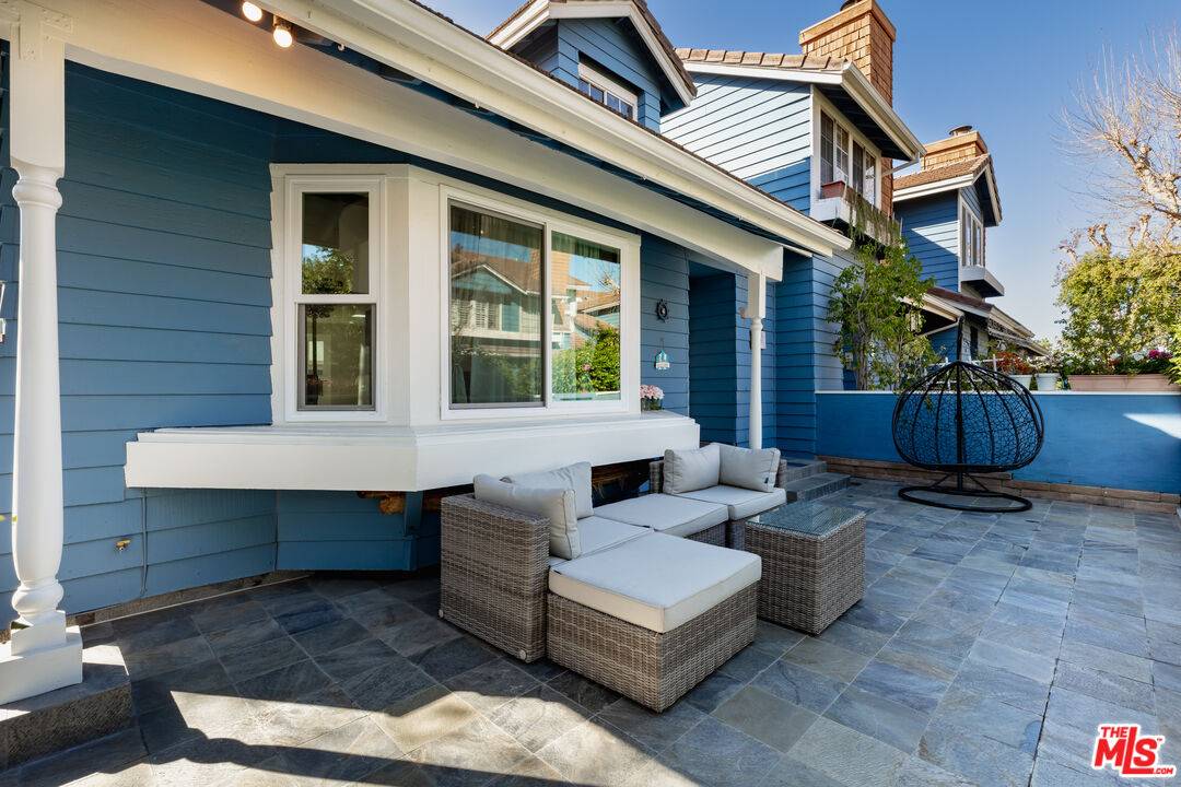 Tarzana, CA 91356,18721 Hatteras St #10