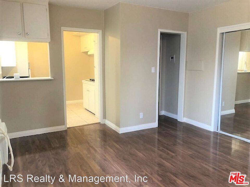 Northridge, CA 91325,18321 MALDEN ST #4