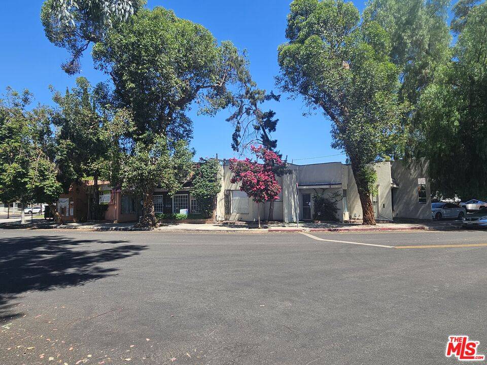 Woodland Hills, CA 91364,5301 Comercio Ln