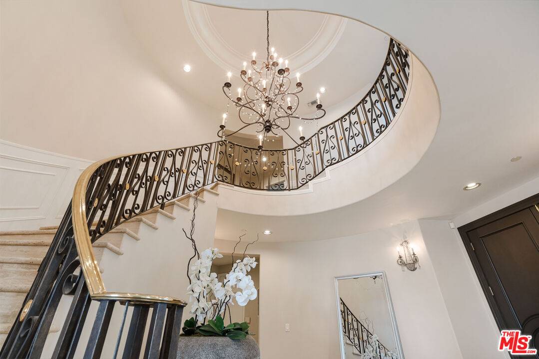 Pacific Palisades, CA 90272,16742 Via Pacifica