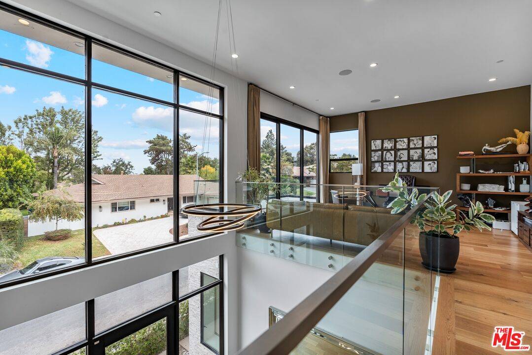 Sherman Oaks, CA 91403,3553 Alana Dr