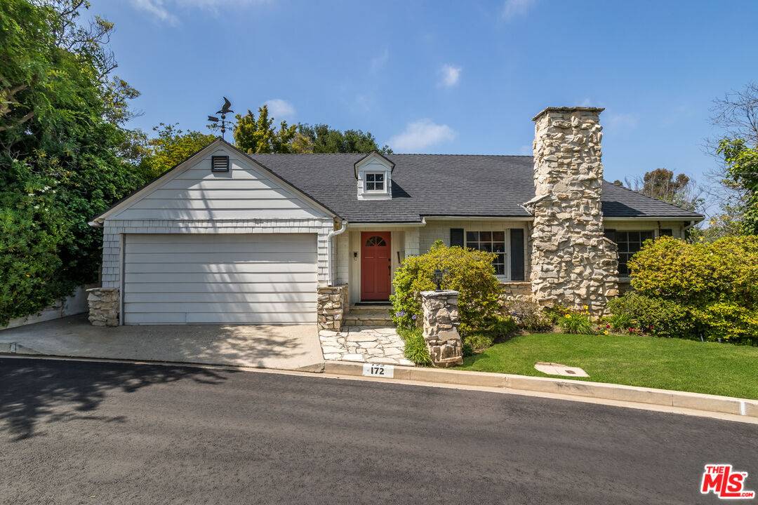 Los Angeles, CA 90049,172 S Woodburn Dr