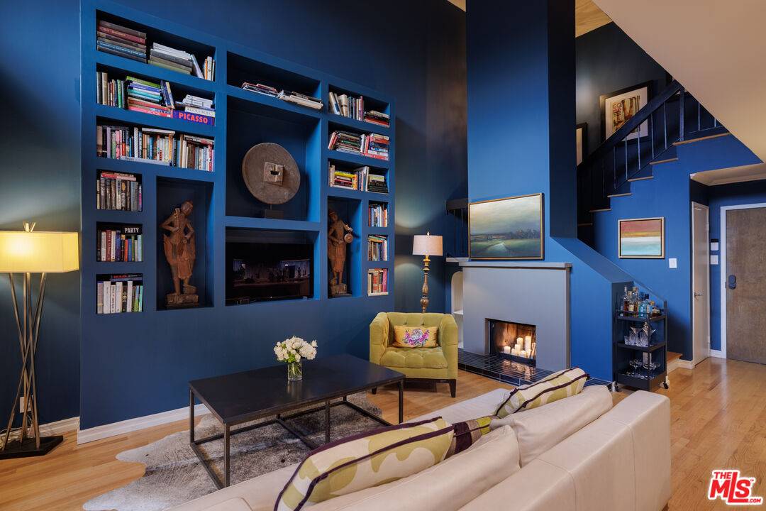 Studio City, CA 91604,4425 Whitsett Ave #210