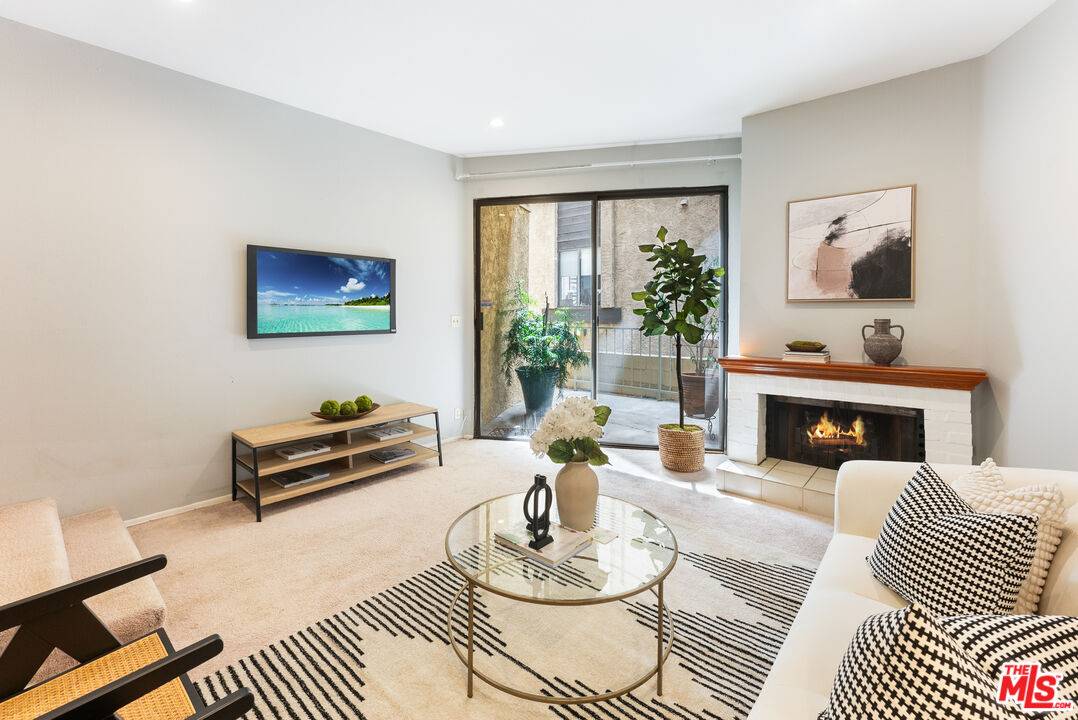 North Hollywood, CA 91601,10921 Morrison St #6