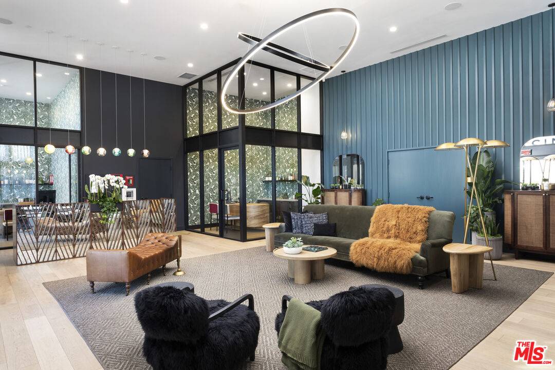 North Hollywood, CA 91606,11950 Erwin Street St #B-517