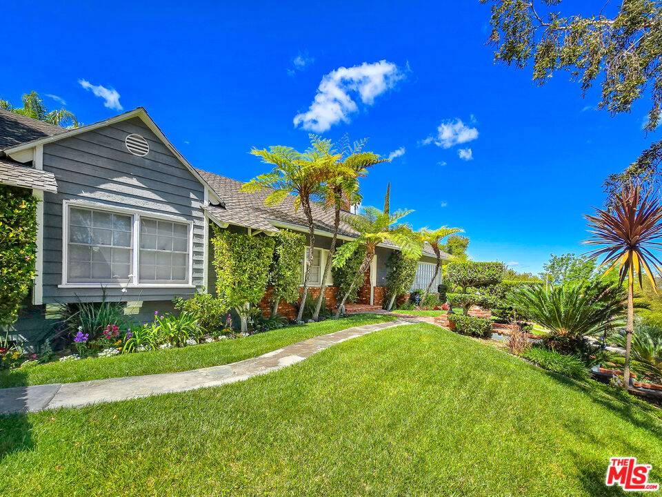 Sherman Oaks, CA 91403,3690 Crownridge Dr