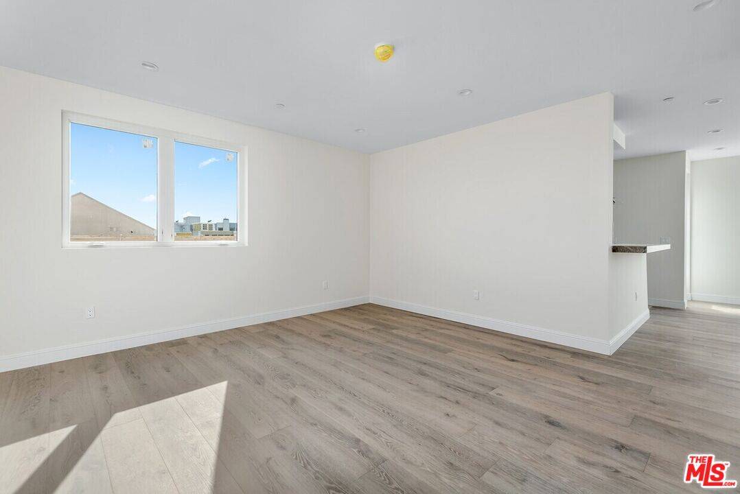 Los Angeles, CA 90035,1427 S Bedford St