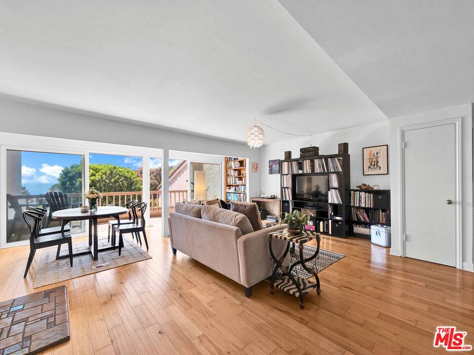 Malibu, CA 90265,23922 De Ville Way #B