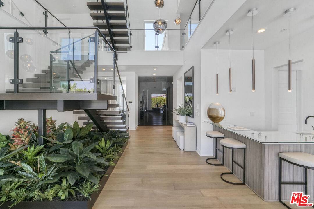 Porter Ranch, CA 91326,20472 W Windsor Ln