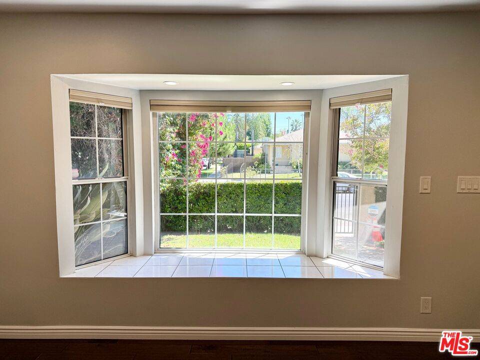 Tarzana, CA 91356,5379 Yolanda Ave