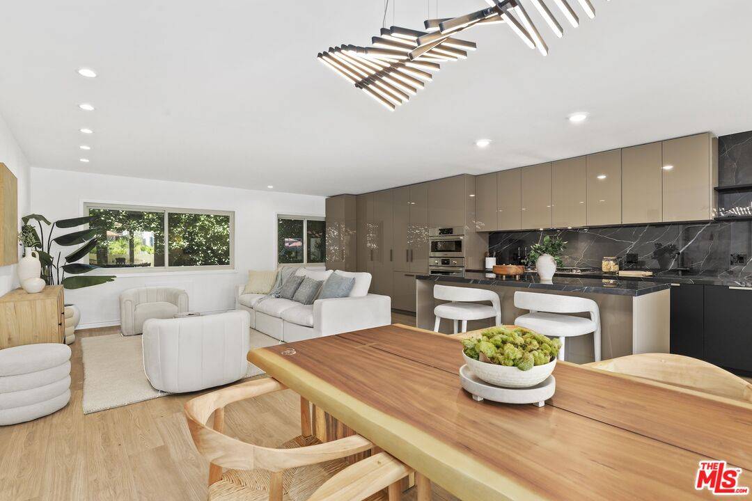 West Hollywood, CA 90046,1233 N Laurel Ave #109