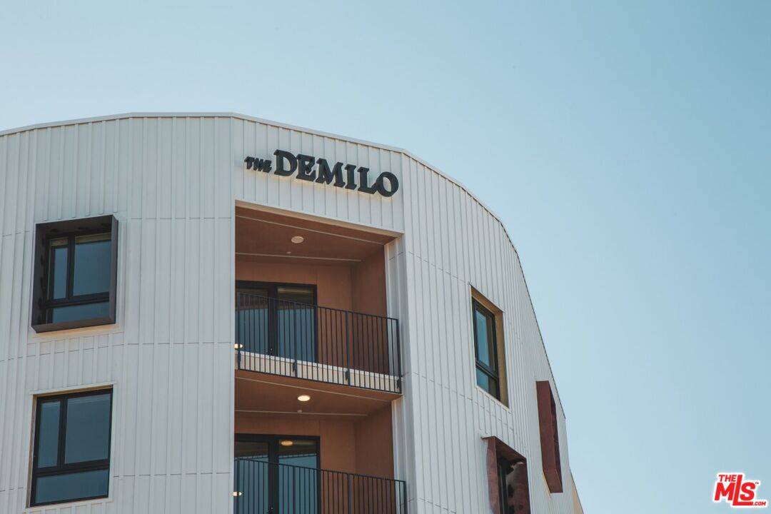 Inglewood, CA 90301,201 N La Brea Ave. Ave #330