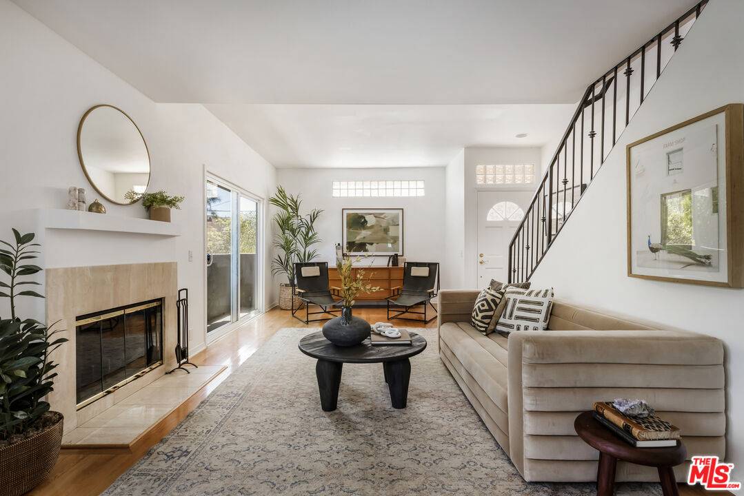 Valley Village, CA 91607,5259 Vantage Ave #1