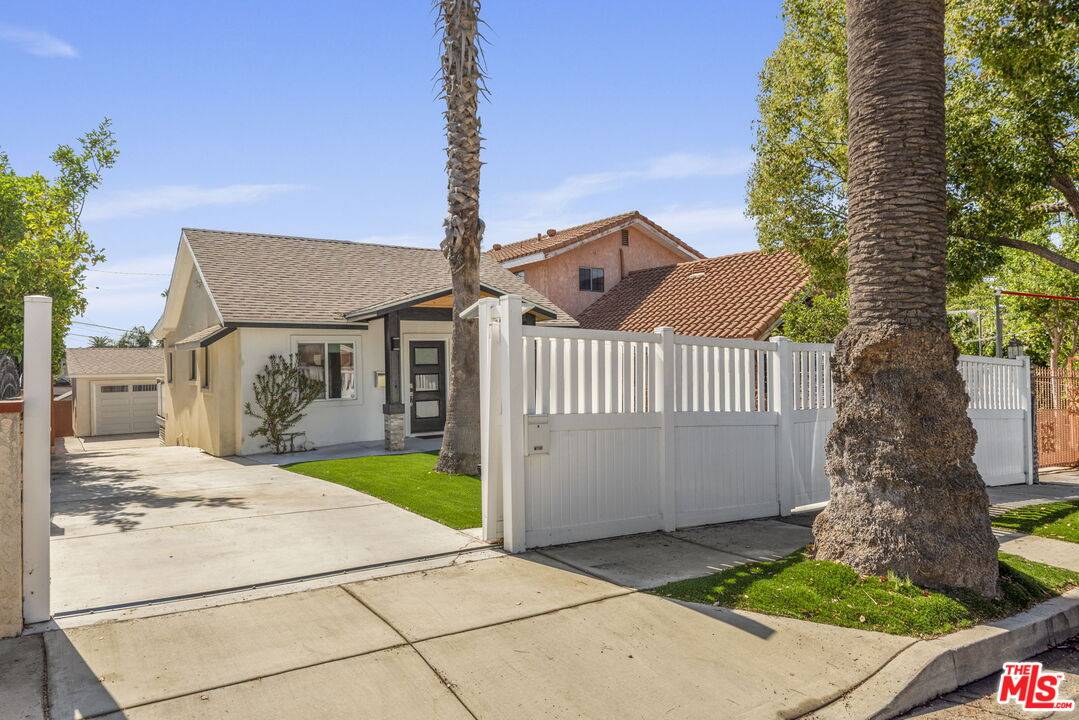 Inglewood, CA 90302,914 Alpha St