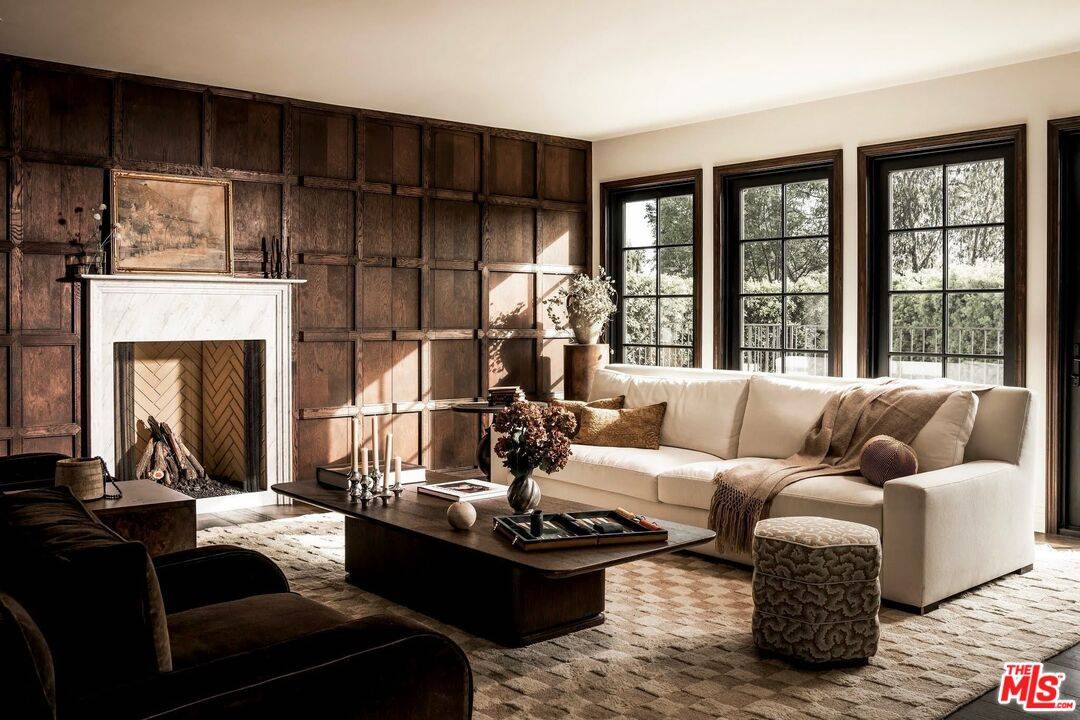 Los Angeles, CA 90046,2795 La Castana Dr